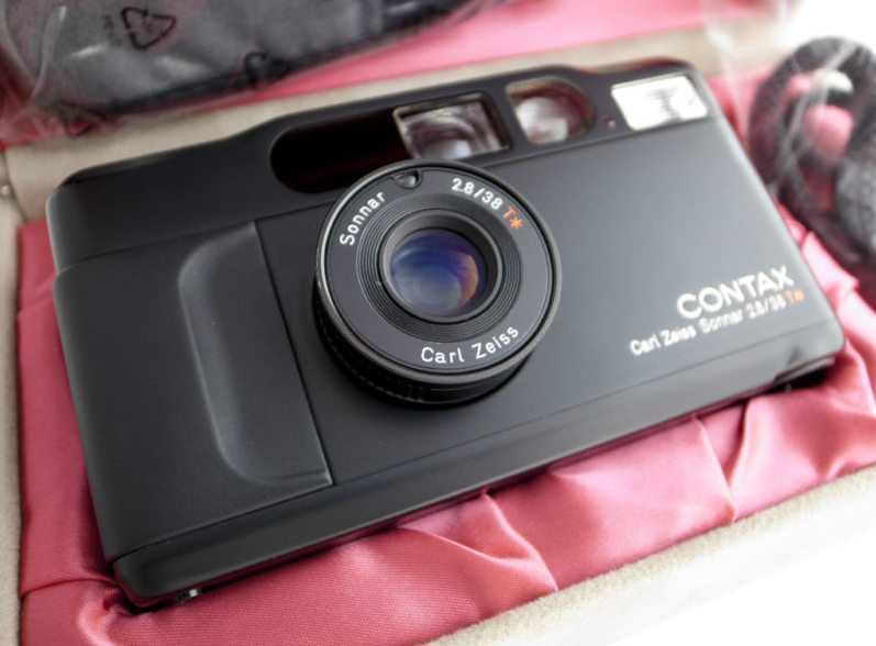 contax T2 Black