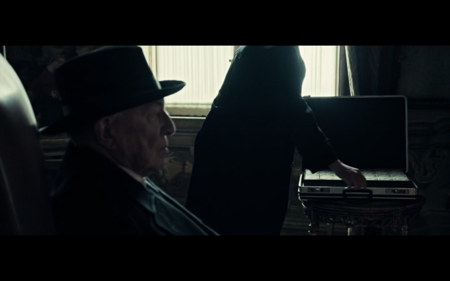 all the money in the world cinematography--21