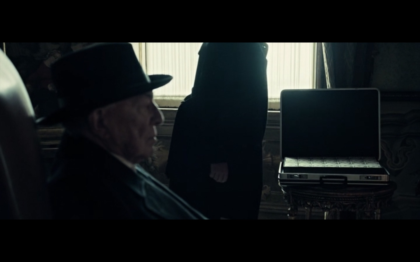 all the money in the world cinematography--22