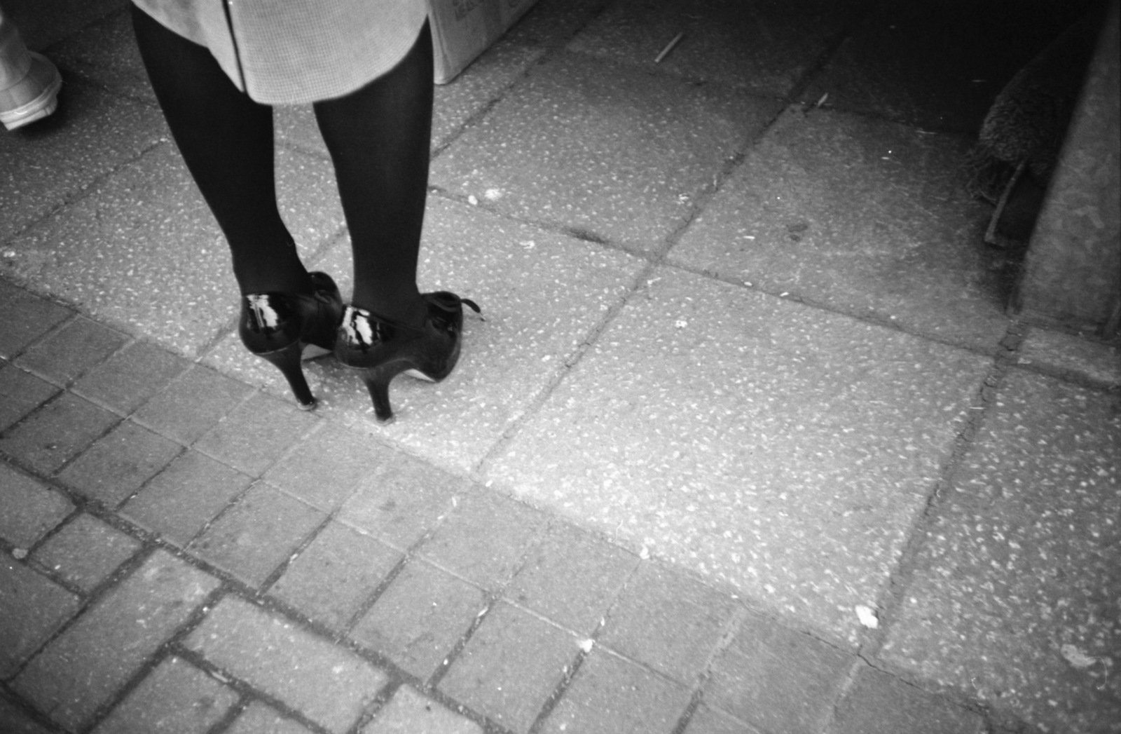 8 Inspirational Street Photographs of Feet