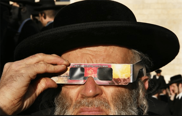 An Inside Look Into the Life of Ultra-Orthodox Jews in Israel by Gil Cohen Magen