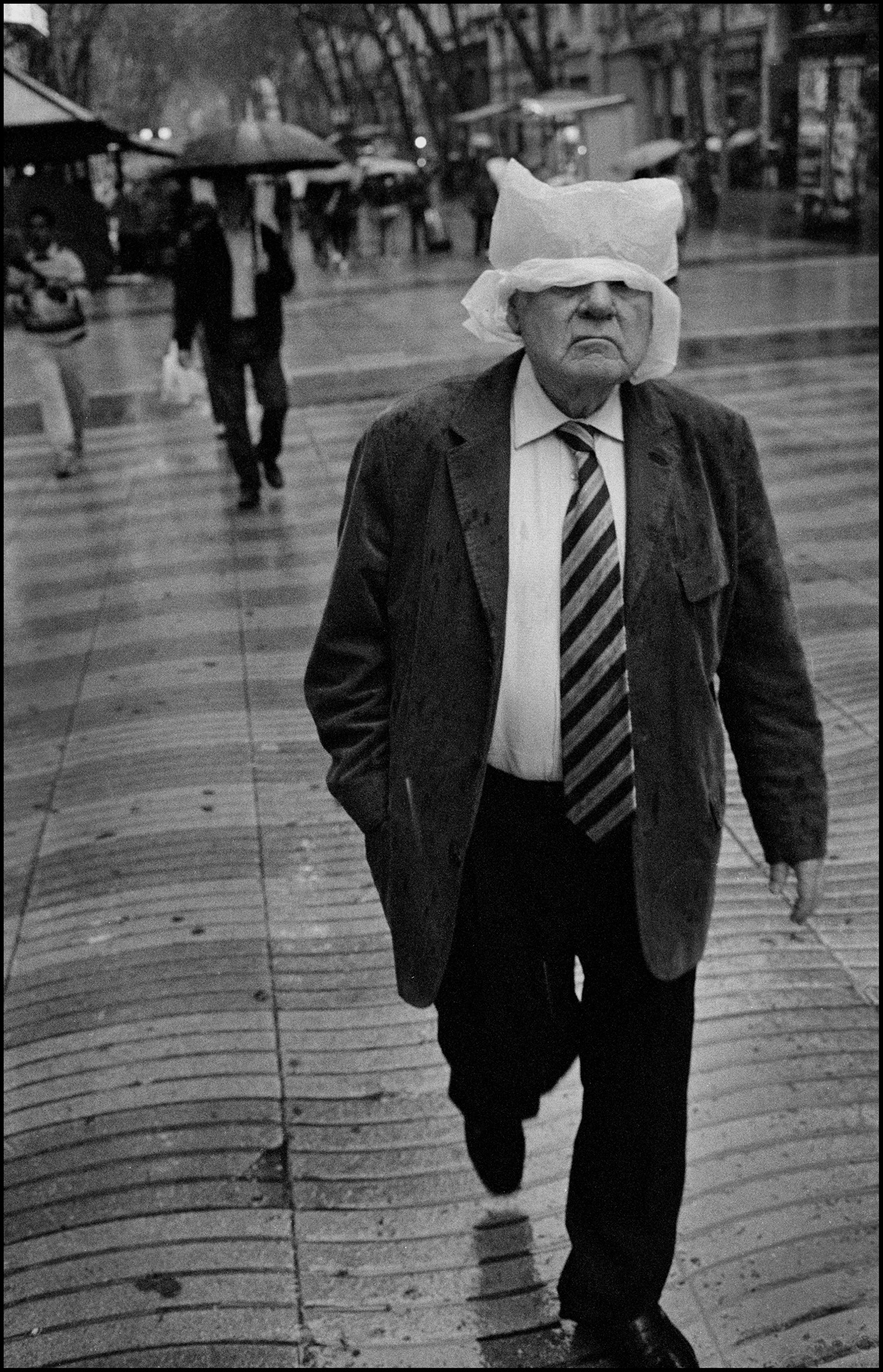 “Bad Weather” Street Photography Assignment Winner: Julian Furones from Spain