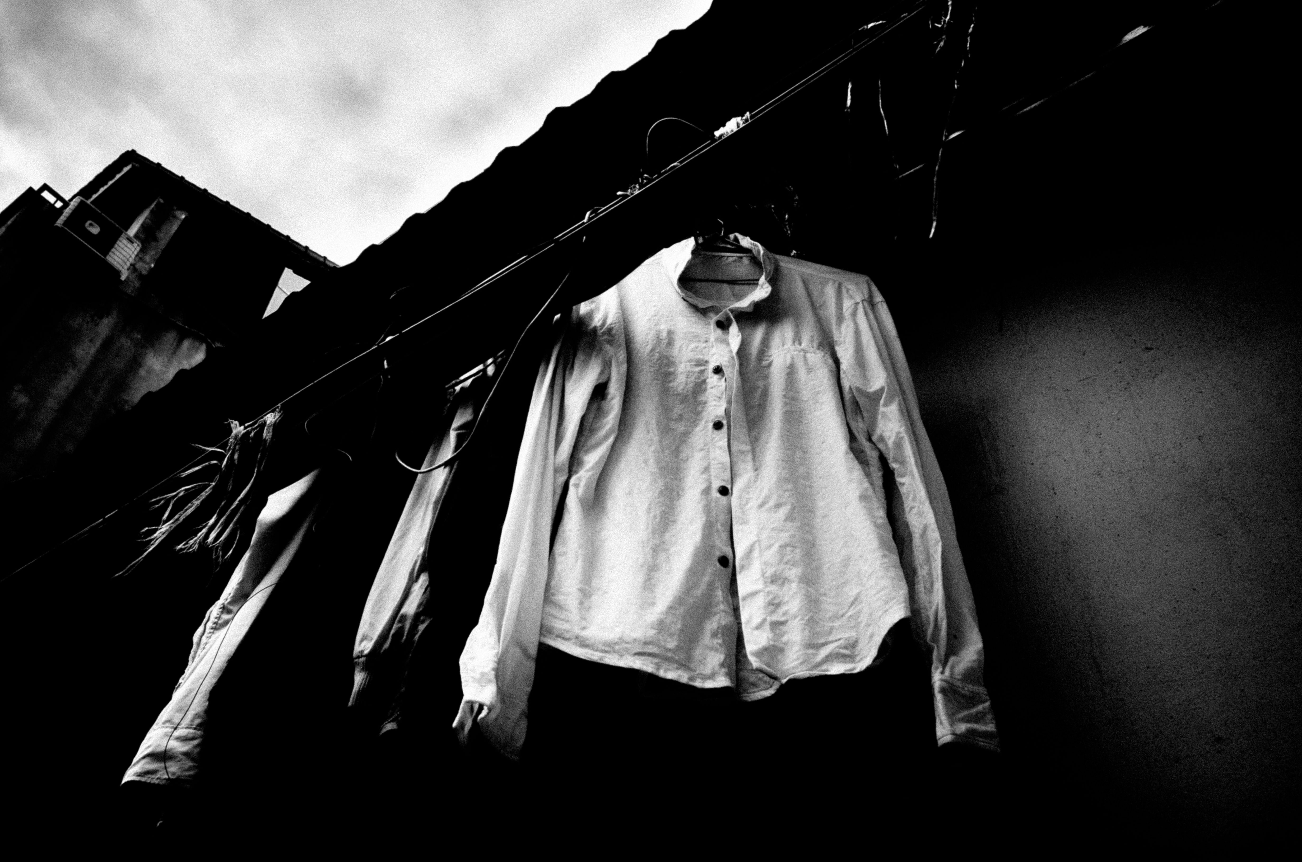 eric kim street photography black and white hanoi-0008803