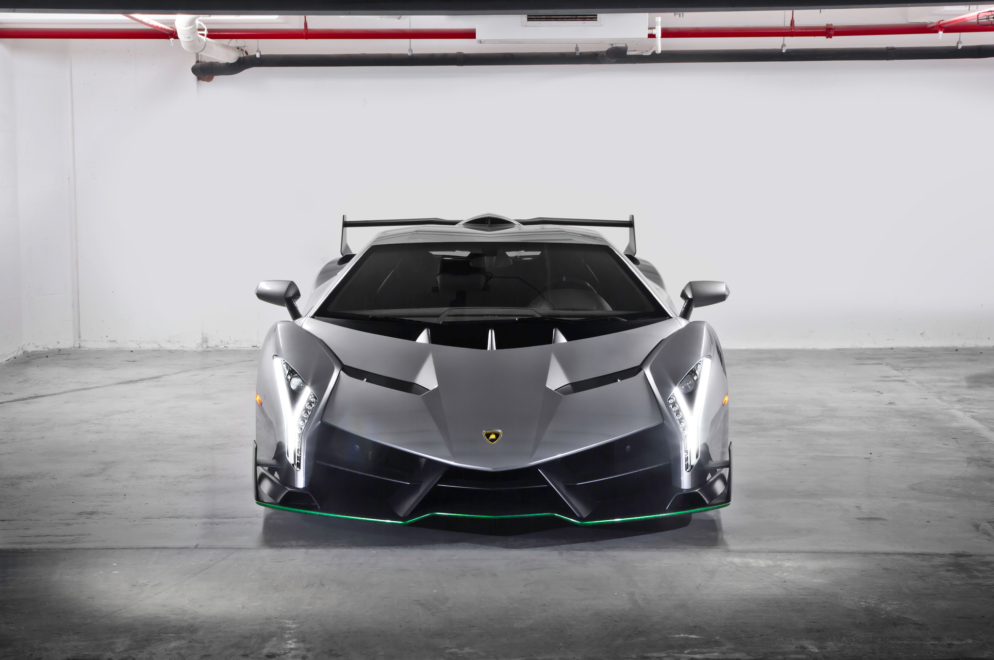 Lamborghini-Veneno-front-end