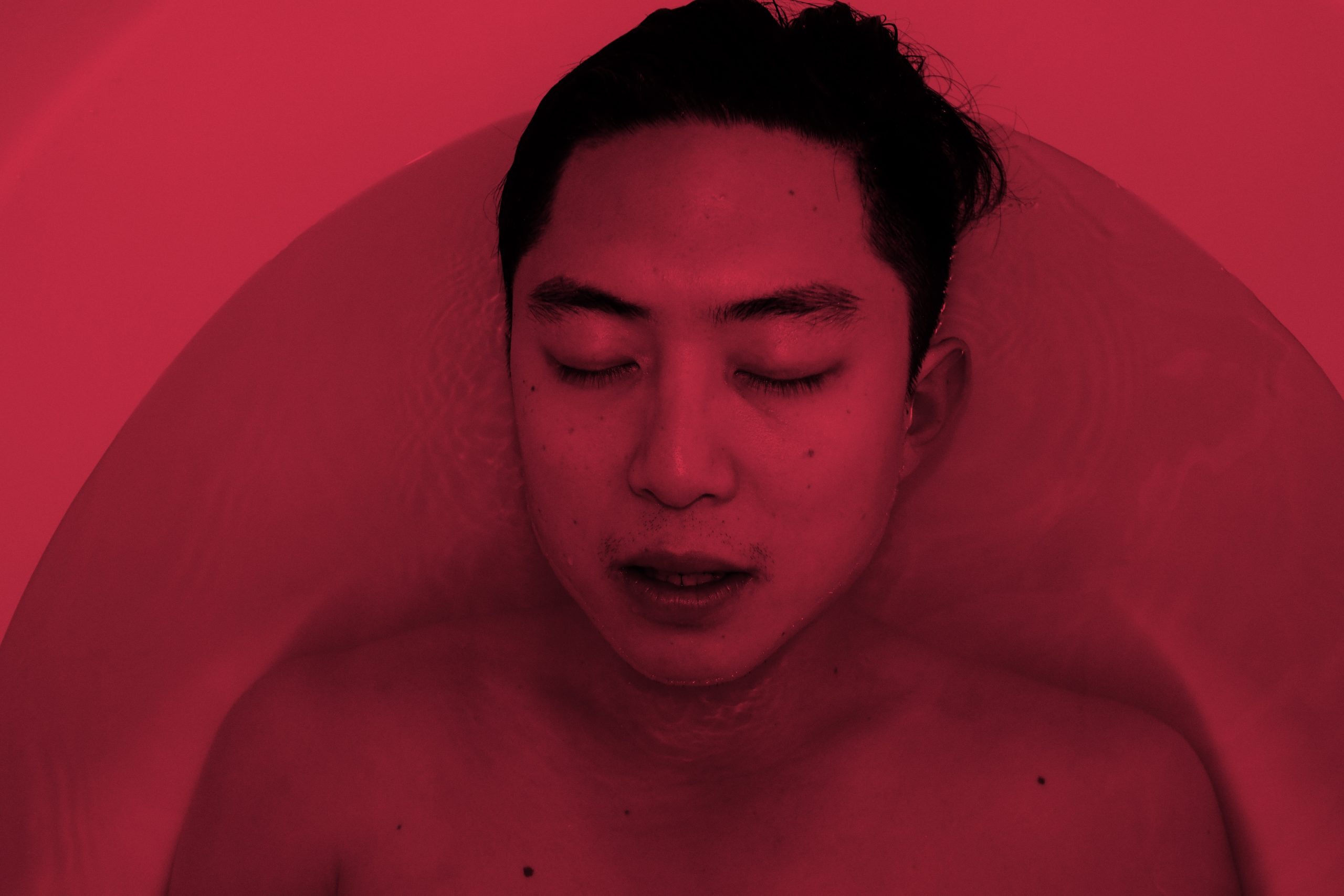 Eric Kim tub red