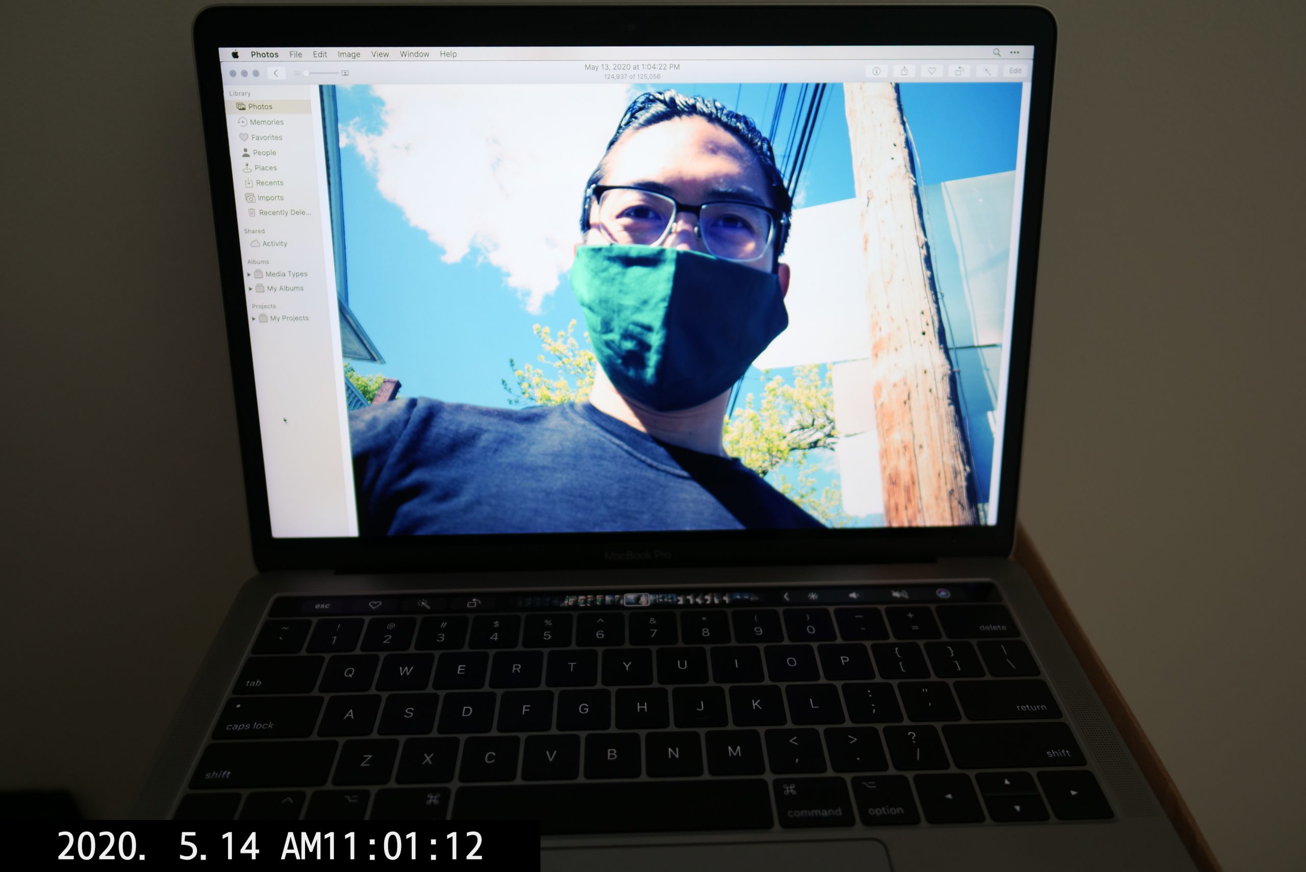 laptop ERIC KIM KIM selfie