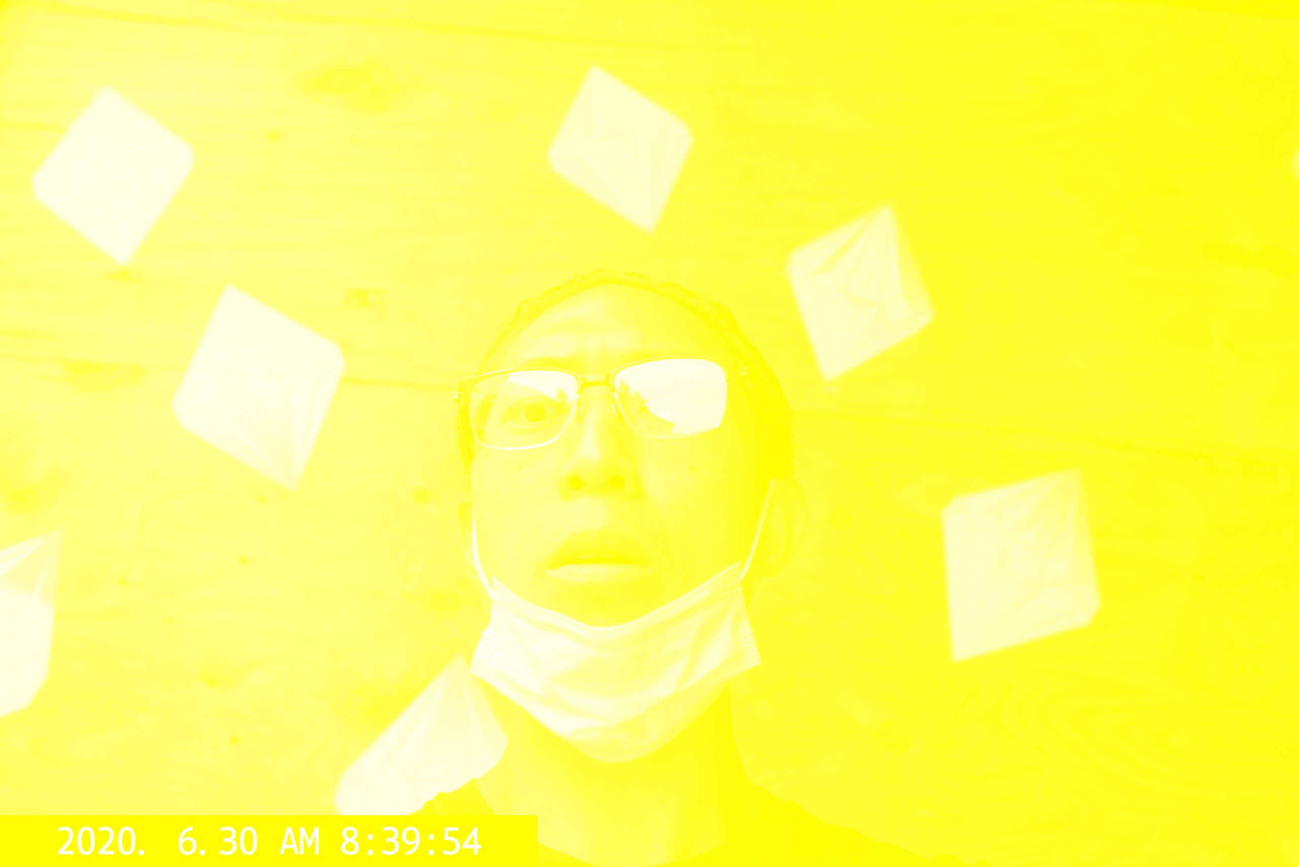 Selfie yellow ERIC KIM