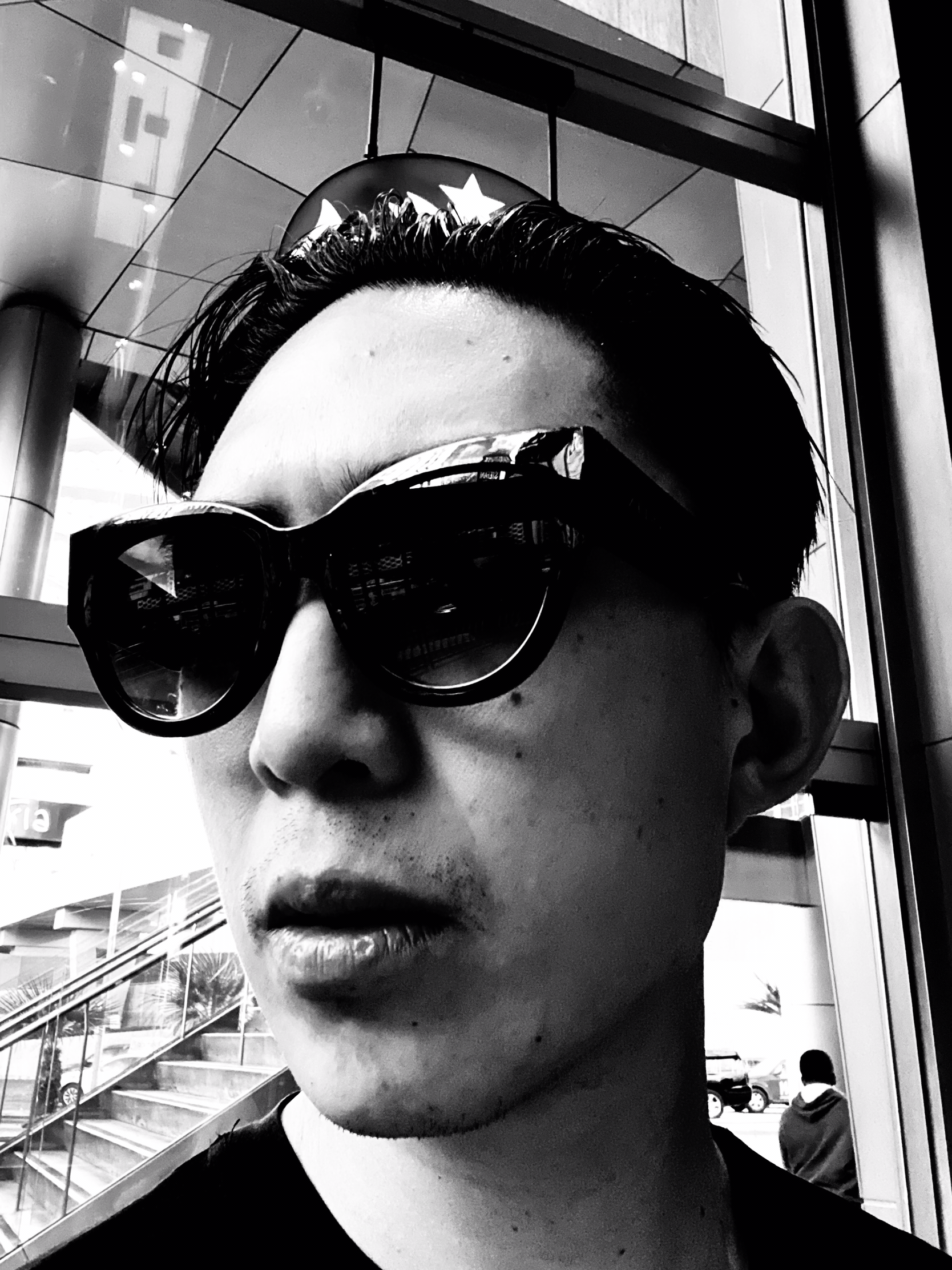 selfie ERIC KIM sunglasses