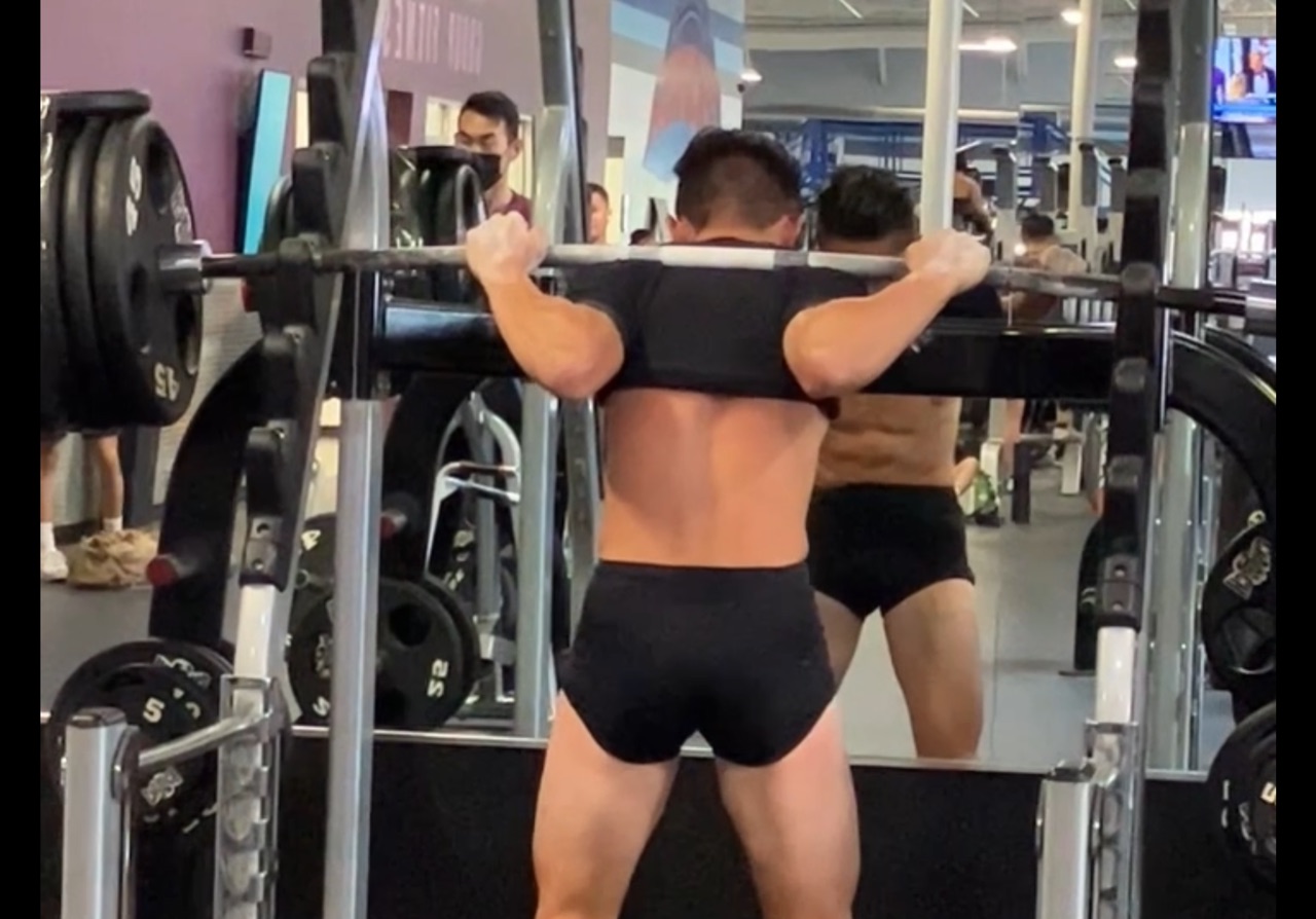 HOW TO LIFT LIKE A DEMIGOD 905 POUNDS ATLAS LIFT ERIC KIM SQUAT LIFT HOLD TEXAS POWERBAR INSANE HYPE